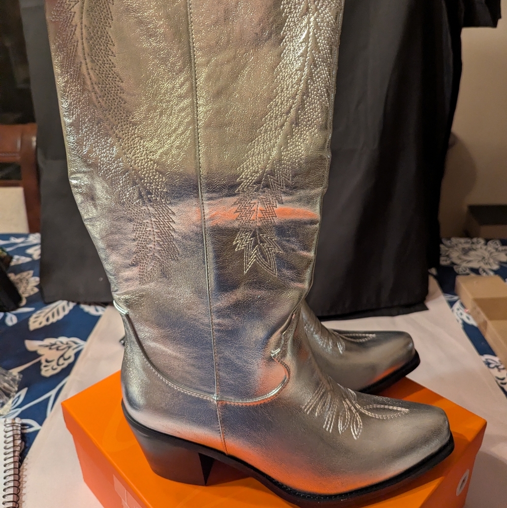 Muçccute Women's 9 Silver Embroidered Women's  Cowgirl Boots New
